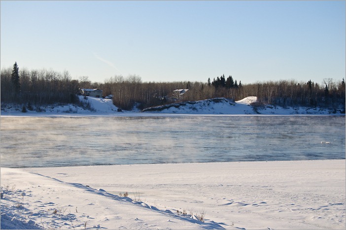 Non frozen Winnipeg River by –25C