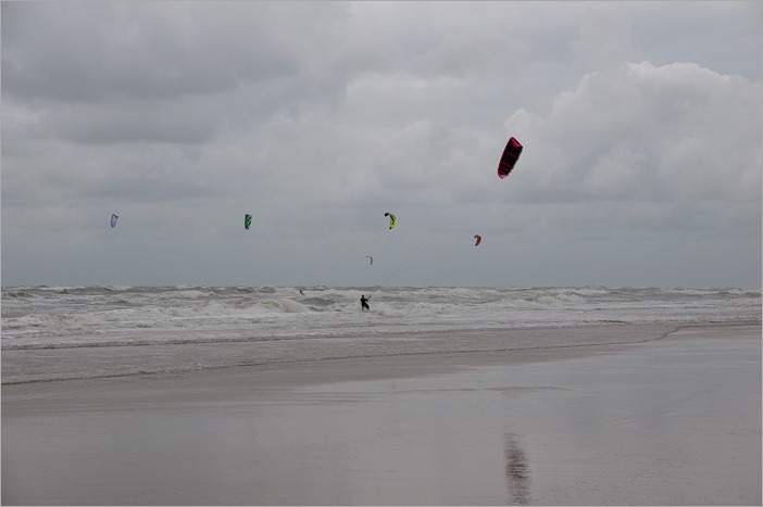 kite surfers