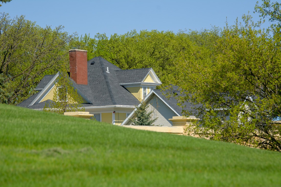 Mansion towering over the dike