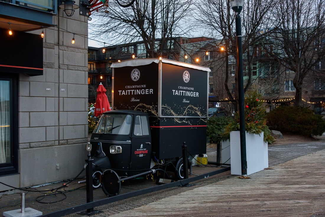 Champagne cart, Halifax, ISO 8000