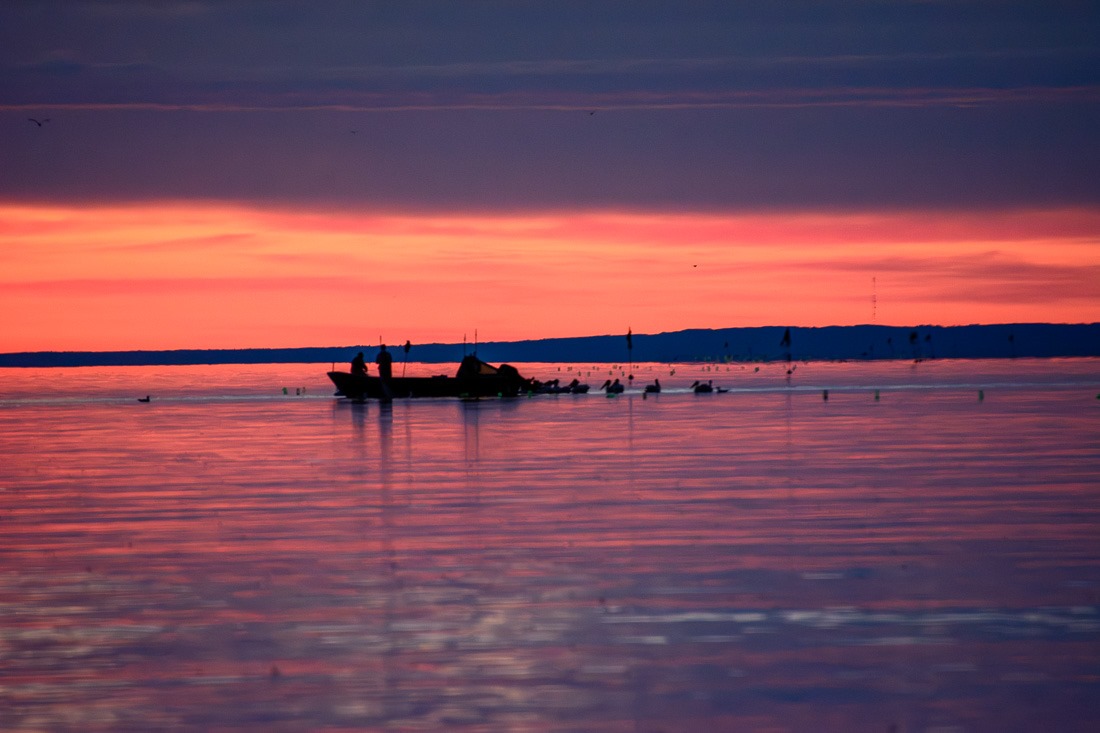 Fishermen at dawn, Lake Winnipeg – Nikon D7100 - ISO 6400