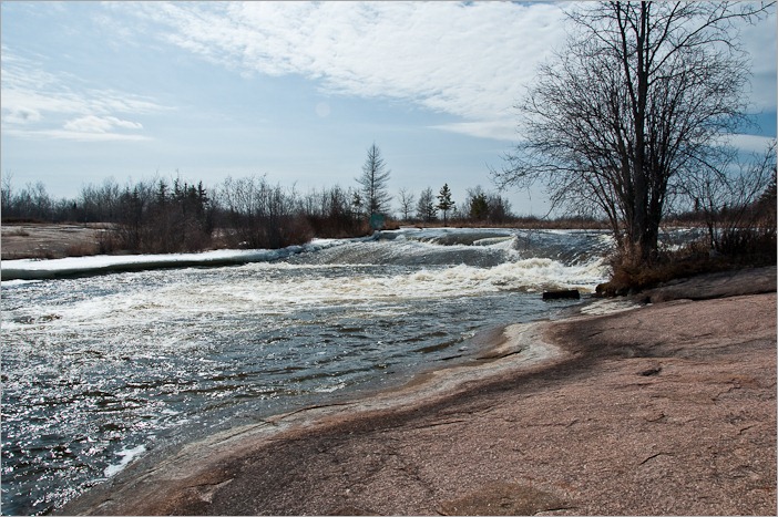 Water from the canal, rushing into the forebay of the Pinawa Dam.